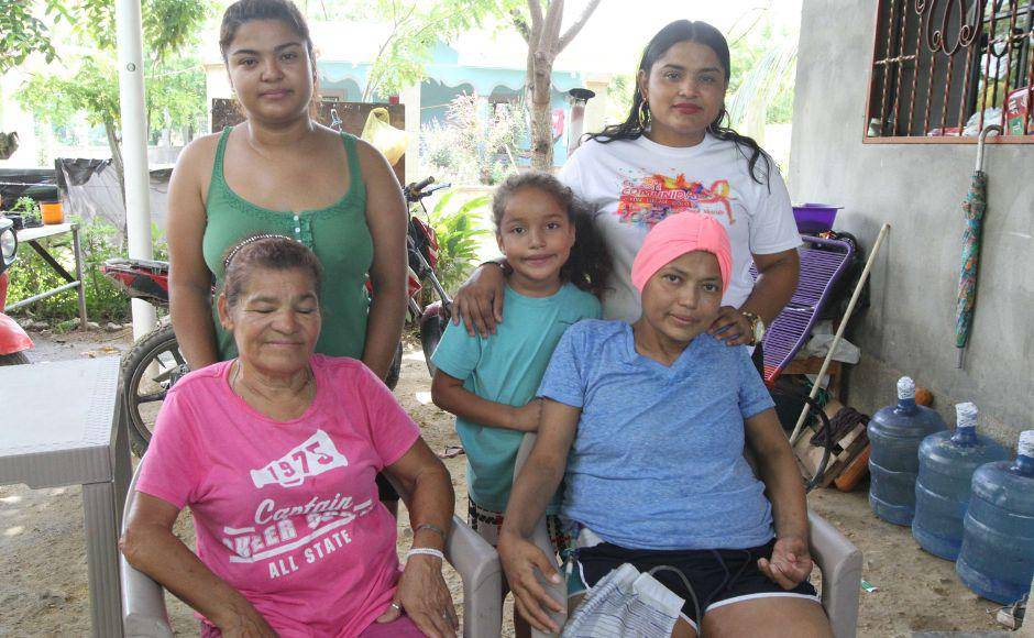 $!Cinthia cuenta con el respaldo de toda su familia. En la aldea Davis se ha organizado un grupo de mujeres para realizar actividades y ayudarla para que pueda costear sus tratamientos.