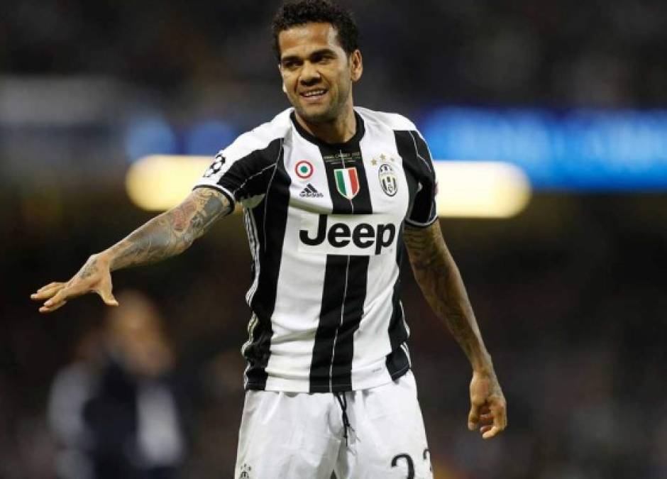 Dani Alves ha confirmado que no sigue en la Juventus y todo apunta a que jugará con el Manchester City en donde se va a reencontrar con Pep Guardiola. 'Todos conocen mi admiración por Pep. Si esto ocurre, va a ser un enorme placer para mí', ha dicho.