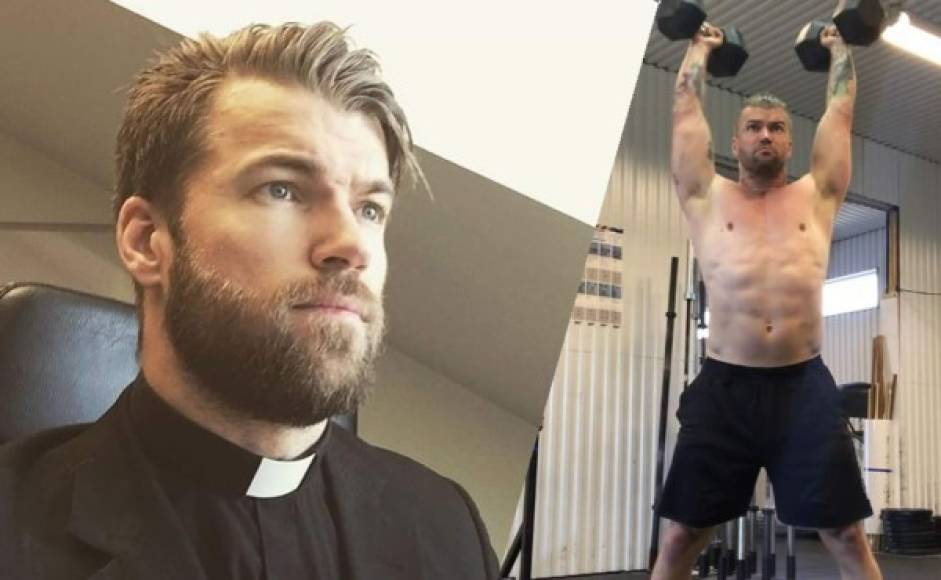 Oskar es un cura en un iglesia en Suecia que se ha vuelto viral en redes por su insólita mezcla entre la religión y el ejercicio.