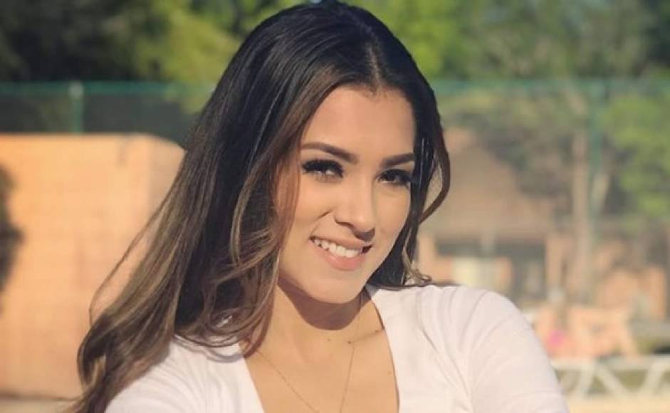 La bella periodista hondureña pasó a la siguiente fase del concurso de belleza de belleza y talento de Univision.<br/>