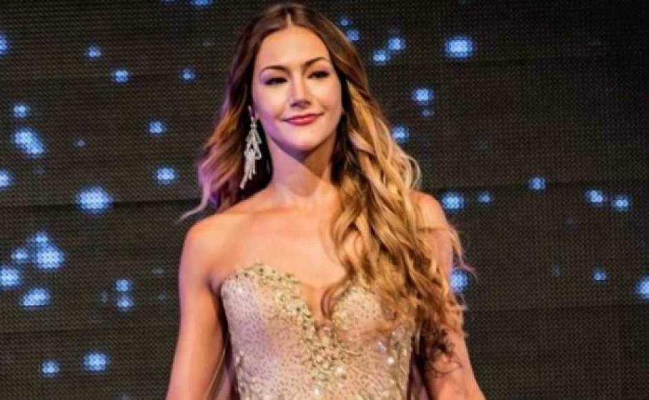 La concursante que fue finalista para convertirse en Miss Universo 2018, Amber-Lee Friis, fue encontrada muerta el lunes 18 de mayo en su casa en Nueva Zelanda. La noticia del deceso no trascendió hasta el fin de semana cuando fue dado a conocer por los organizadores de Miss Mundo Nueva Zelanda.