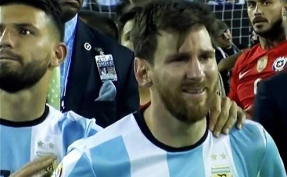 (FILES) In this file photo taken on August 4, 2019 Barcelona's Argentinian forward Lionel Messi waves before the 54th Joan Gamper Trophy friendly football match between Barcelona and Arsenal at the Camp Nou stadium in Barcelona. - Six-time Ballon d'Or winner Lionel Messi told Barcelona he wants to leave -- on a free transfer -- in a 'bombshell' fax yesterday that is expected to spark a legal battle over a buy-out clause worth hundreds of millions of dollars. (Photo by Josep LAGO / AFP)