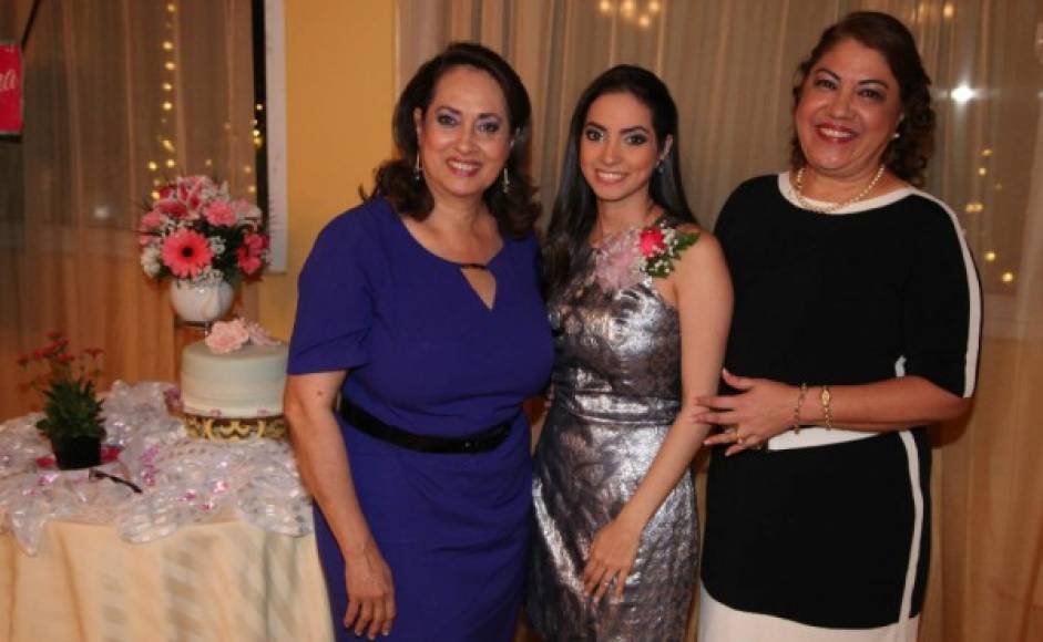 Sandra Lily Alvarado, Michelle Montoya Alvarado y Odalma Hernández.