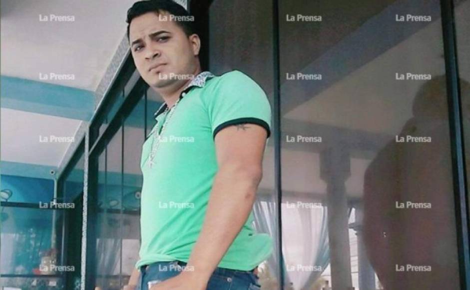 Medicina Forense trasladó el cuerpo de Leonardo a la morgue en San Pedro Sula.