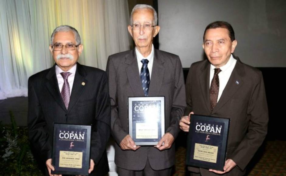 José Armando Fúnes, Emilio Hércules Rosa y Óscar Cruz Melgar, premiados en categoría individual.