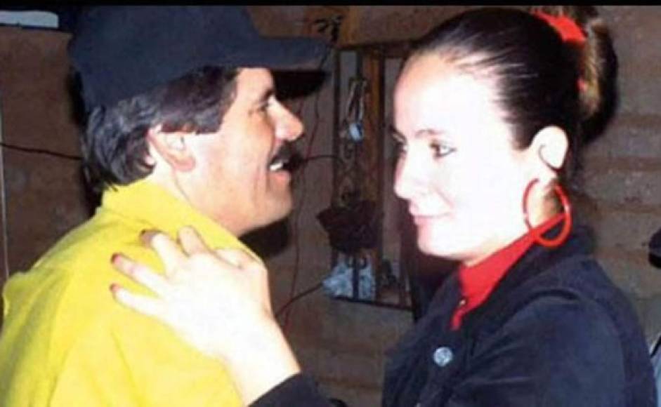 Conocido por su pasión por las mujeres, El Chapo se casó con su primera esposa, Alejandrina Salazar en los 90. Ella es la primera de sus cuatro hijos mayores, entre los que destacan su primogénito Iván Archivaldo y su segundo hijo, Alfredo, quienes controlan ahora el cartel de Sinaloa junto al hombre de confianza de su padre, Ismael 'El Mayo' Zambada.