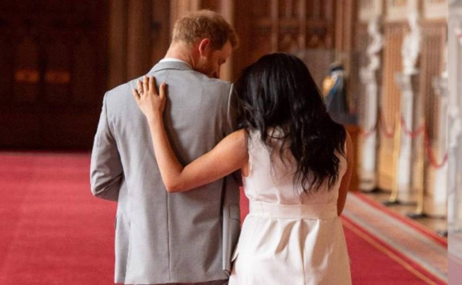 La joven pareja, que tras el anuncio del embarazo se mudó hace unos meses del londinense Palacio de Kensington a Frogmore Cottage, una casa en el dominio del Castillo de Windsor, afirmó que está disfrutando este 'tiempo precioso' con el pequeño.<br/>