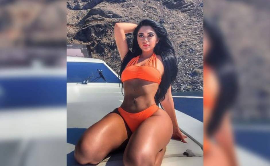 La influencer mexicana Jayline Ojeda Ochoa, mejor conocida por su mote 'la Kardashian mexicana', visitó las bellas playas de Roatán, Islas de la Bahía, y no dudo en compartir su experiencia.