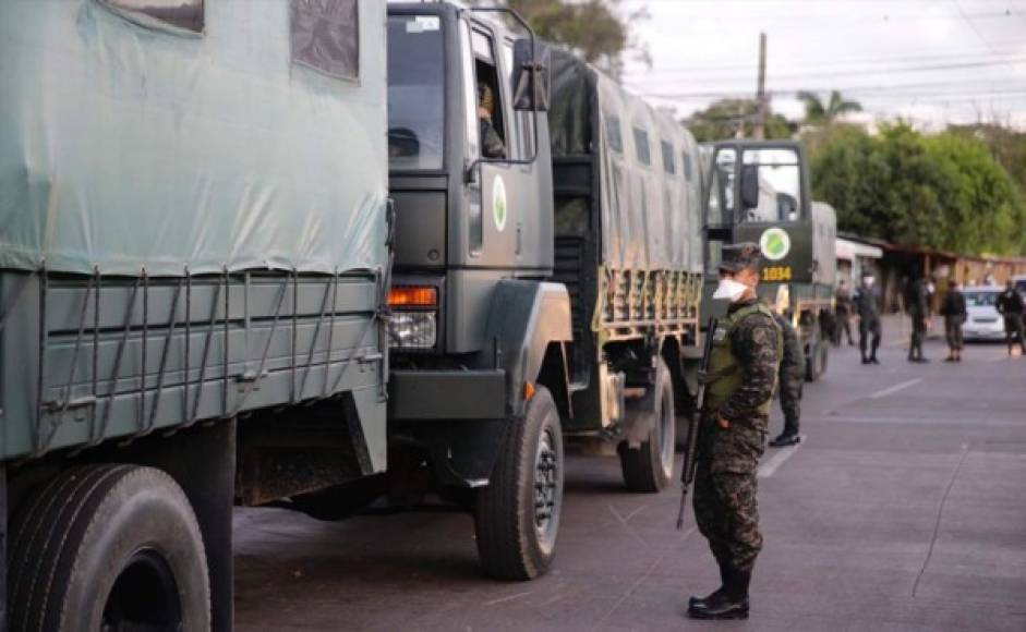 Tal y como se había anunciado en cadena nacional el pasado lunes 23 de marzo, la entrega comenzó en la colonia Los Pinos en Tegucigalpa, capital de Honduras.