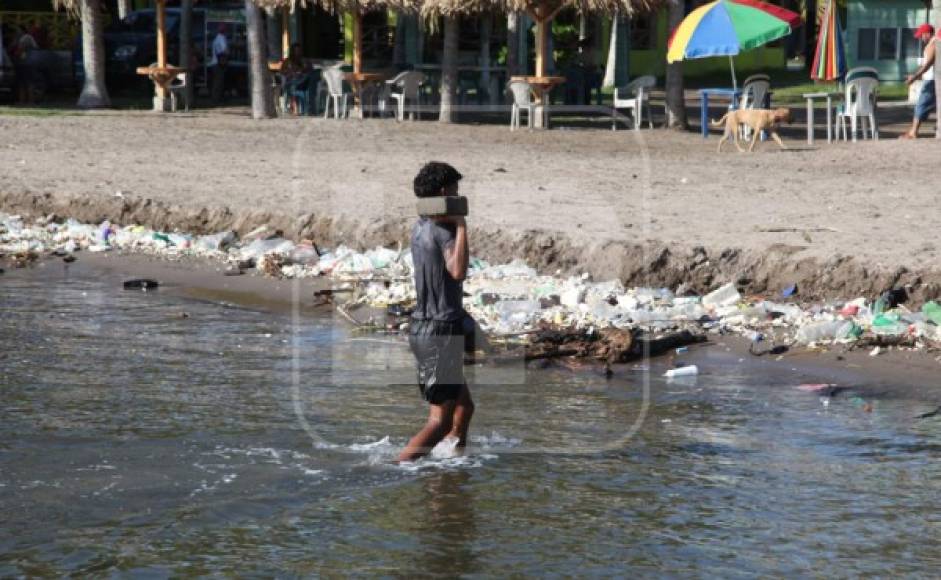 Pero no es la primera vez que las autoridades hondureñas reclaman a las guatemaltecas. Anteriormente el país vecino se comprometió a retener la basura y que no impacte en el ecosistema del caribe de Honduras.