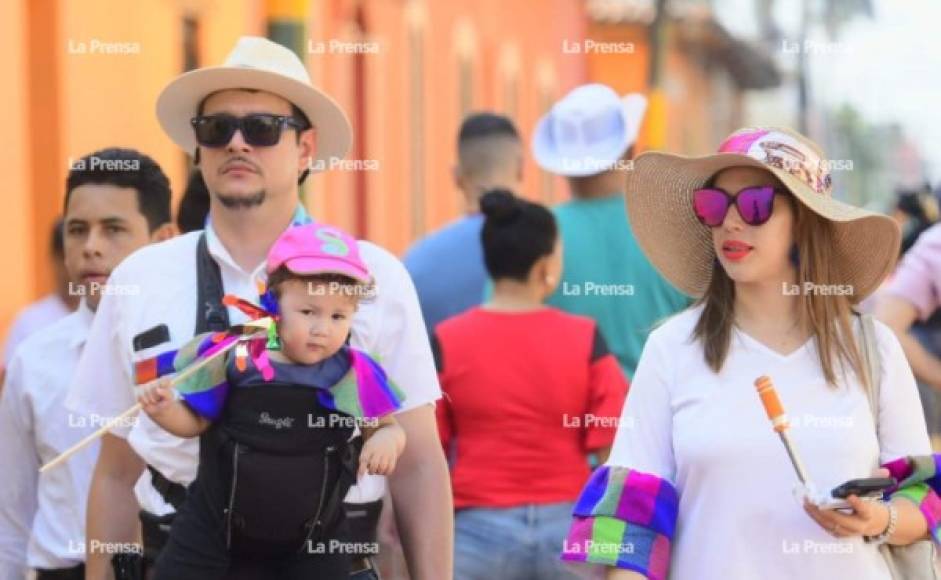 Muchas familias de todas partes del país decidieron dejar a un lado las playas y se quedaron en el centro de Honduras para presenciar los actos del Viernes Santo.