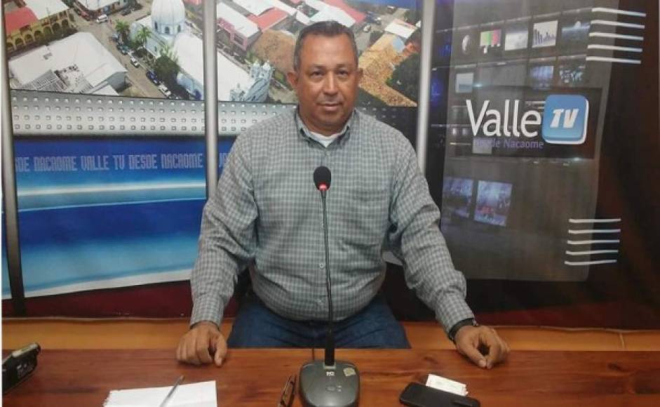 Un periodista hondureño Carlos Gabriel Hernández (54) fue asesinadoel 17 de marzo de 2019 a balazos en el barrio La Ceiba de Nacaome, Valle. <br/><br/>Era director del programa de denuncias 'El Pueblo Habla' transmitido por Valle Televisión.