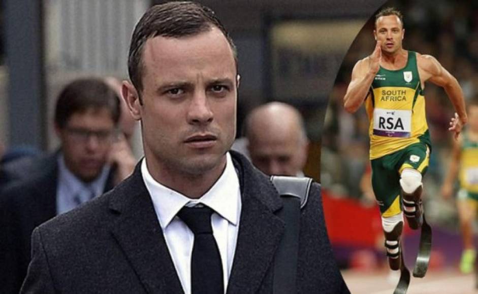 El exatleta sudafricano Óscar Pistorius ha sido herido en una pelea en prisión, menos de dos semanas después de que su sentencia por el asesinato de su novia Reeva Steenkamp fuera duplicada. El desprestigiado paralímpico supuestamente estuvo involucrado en una pelea por el uso de un teléfono público, informó la BBC.