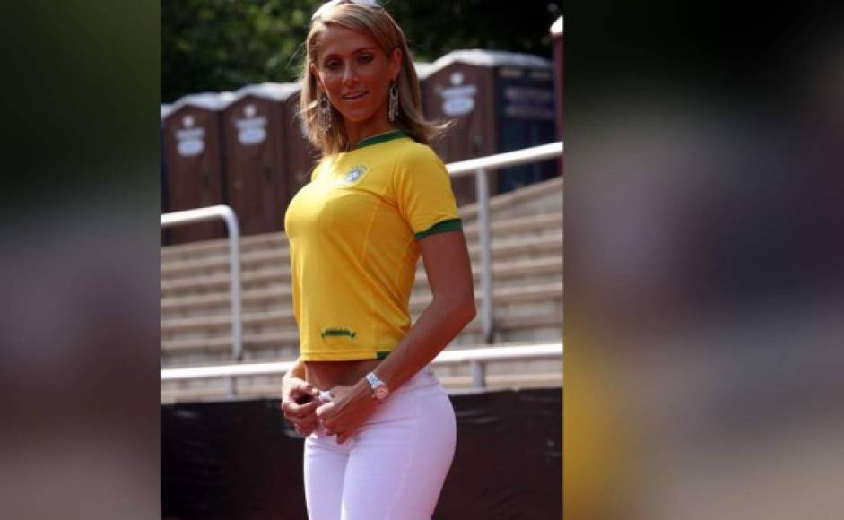 La presentadora mexicana Inés Sainz está en el ojo del huracán porque fue ignorada por Leonel Messi.