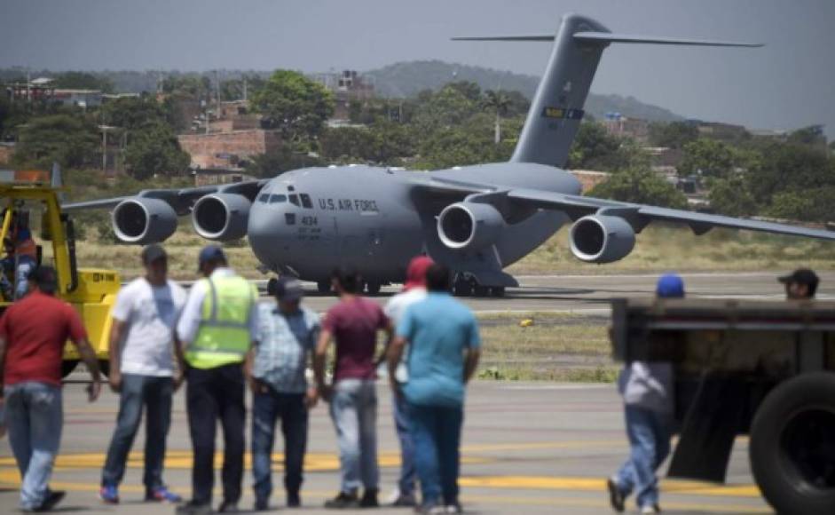 Durante los próximos días se esperan que lleguen más aviones con ayuda antes de la fecha señalada por opositor Juan Guaidó -reconocido por unos 50 países como mandatario interino- como el Día D para el ingreso de la asistencia a Venezuela.