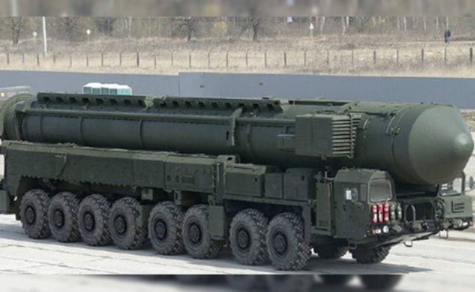 Misil balístico intercontinental RS-24 Yars: Las fuerzas de cohetes estratégicas rusas empezaron a adoptar al RS-24 en el año 2009. Este tipo de misiles pueden transportar tres cabezas nucleares y pueden ser disparados desde lanzaderas móviles.