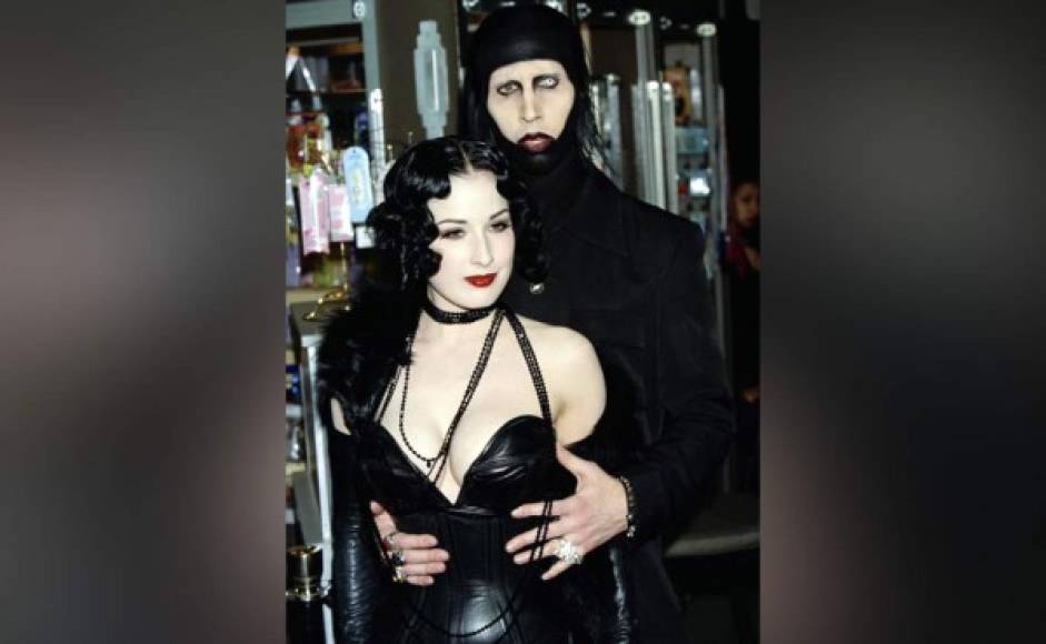 Dita Von Teese y Marilyn Manson: Los dos artistas de particulares estilos estuvieron casados durante 2 años (2005-2007).