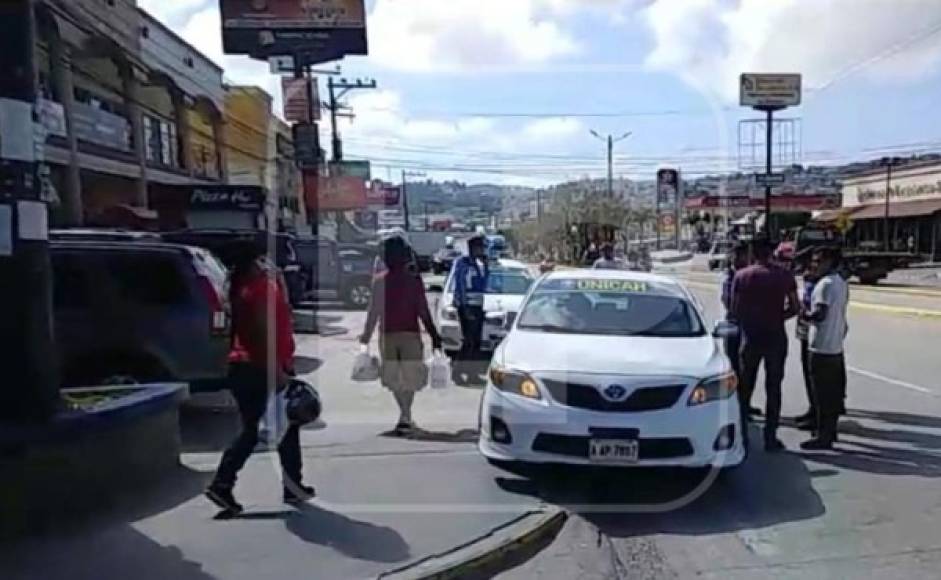 Autoridades policiales han tenido que exigir a taxistas que no circulen en las calles.