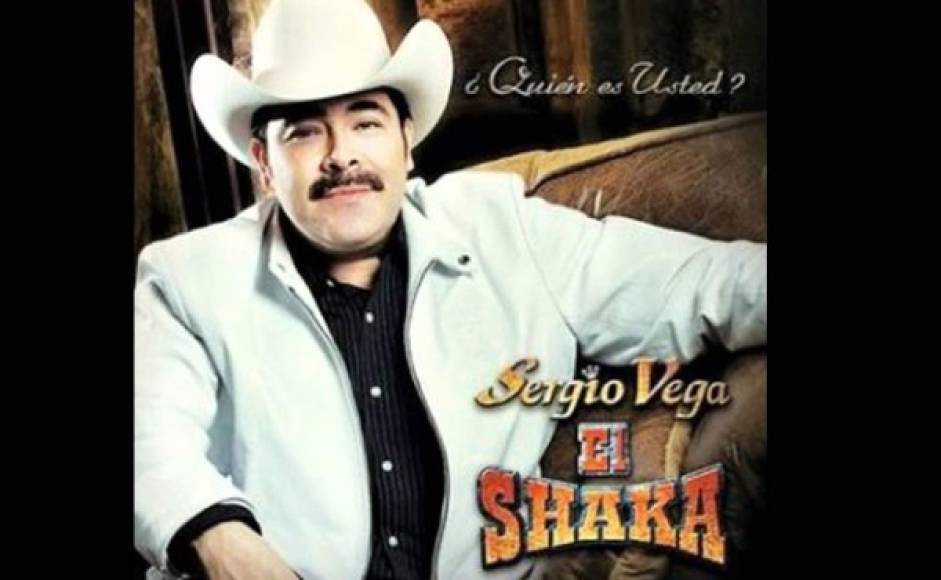 Sergio Vega en el 2010 estaba viajando en un Cadillac rojo por una carretera que va desde Sonora hacia Sinaloa cuando se dio cuenta de que lo seguían… eran asesinos a sueldo.