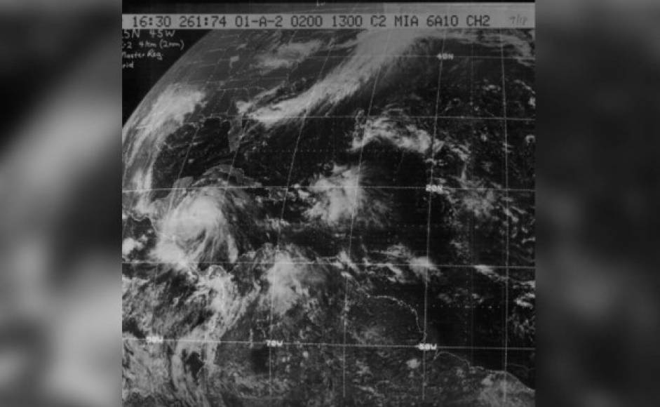 Imagen satelital del huracán Fifi a las 16.40Z horas del 18 de septiembre de 1965 (Fuente: Centro Nacional de Huracanes)