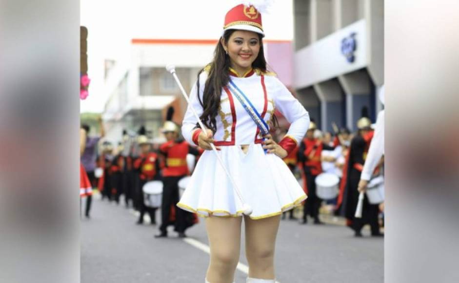 Rocío Ávalos, alumna del instituto Tecnológico Sampedrano fue la sensación en los desfiles patrios del pasado 15 de septiembre en la capital industrial.