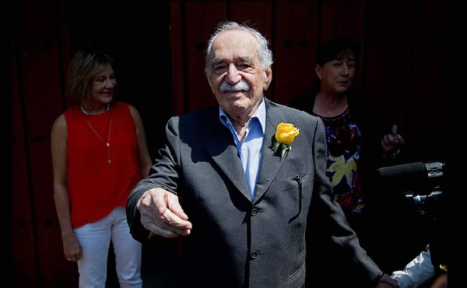 El escritor colombiano Gabriel García Márquez murió el 17 de abril. Tenía 87 años. El escritor murió en su casa al sur de Ciudad de México, acompañado por sus familiares. Márquez ganó el Premio Nobel de Literatura en 1982.