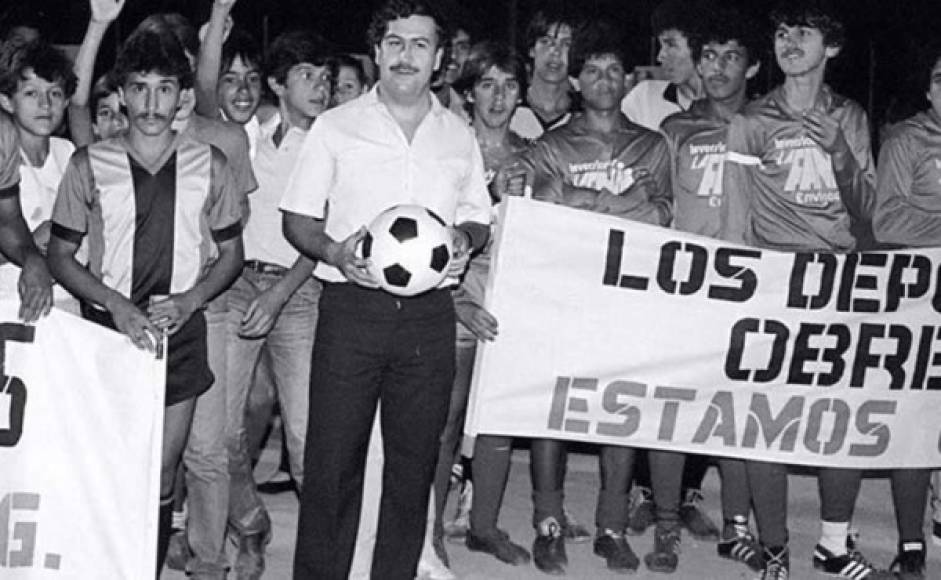 Fue querido por mucha gente pobre de Medellín al construir casas, entregar grandes sumas de dinero y construir alrededor de 50 canchas de fútbol públicas<br/>
