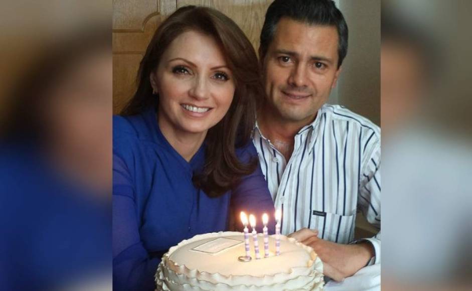 El mandatario felicitó a su esposa Angélica Rivera que ayer cumplió 47 años.