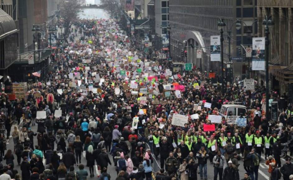 Se calcula que alrededor de tres millones de personas atendieron las protestas de mujeres el fin de semana alrededor del mundo.