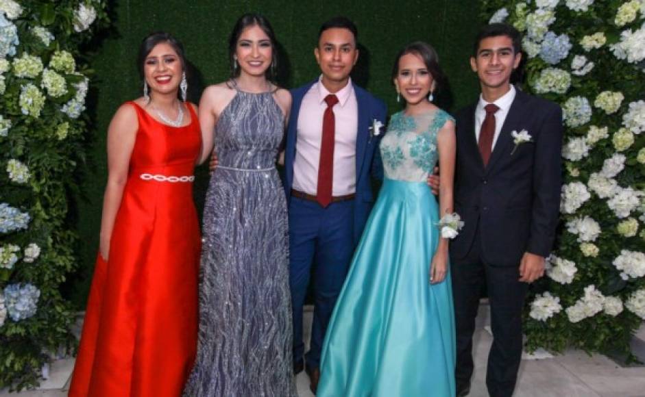 Melissa López, Margie Villalta, Jordan Gómez, Dayana Machado y Daniel Montalván.