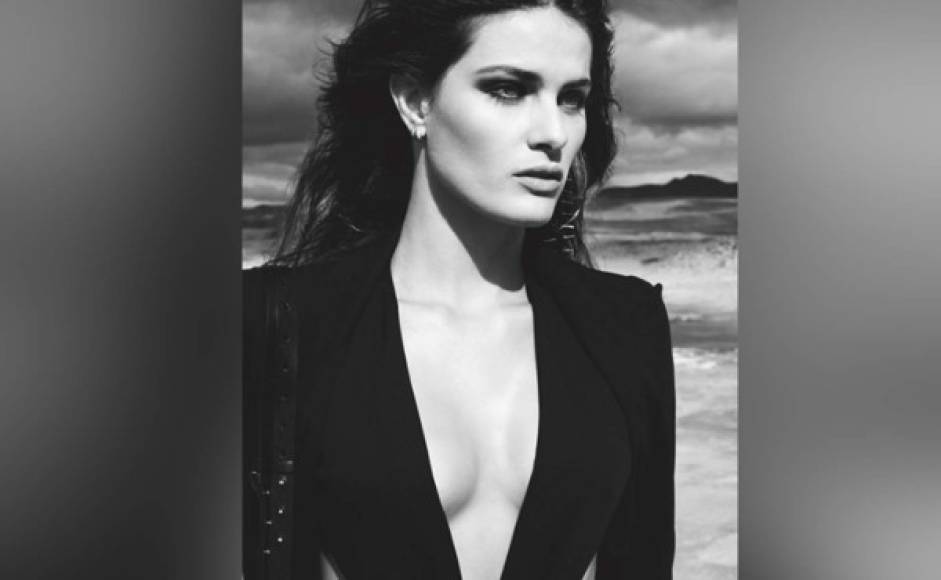 Isabeli Fontana se ha convertido a sus 32 años en una de las mujeres más seductoras del mundo.