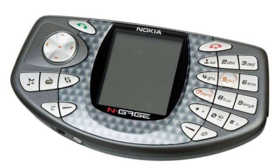 El N-Gage vio la luz en el 2003, un teléfono que intentaba atraer a los gamers. No tuvo el éxito esperado.<br/>