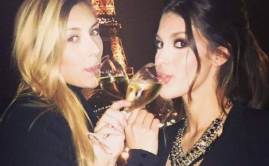 Iris Mittenaere y Camille Cerf tienen una relación muy cercana.