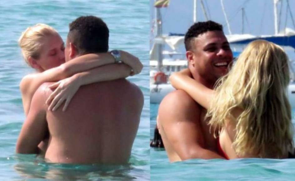 Ronaldo y Celina fueron fotografiados hace unos verenos disfrutando de un baño en las aguas de Formentera (España), mientras compartían mimos y besos.