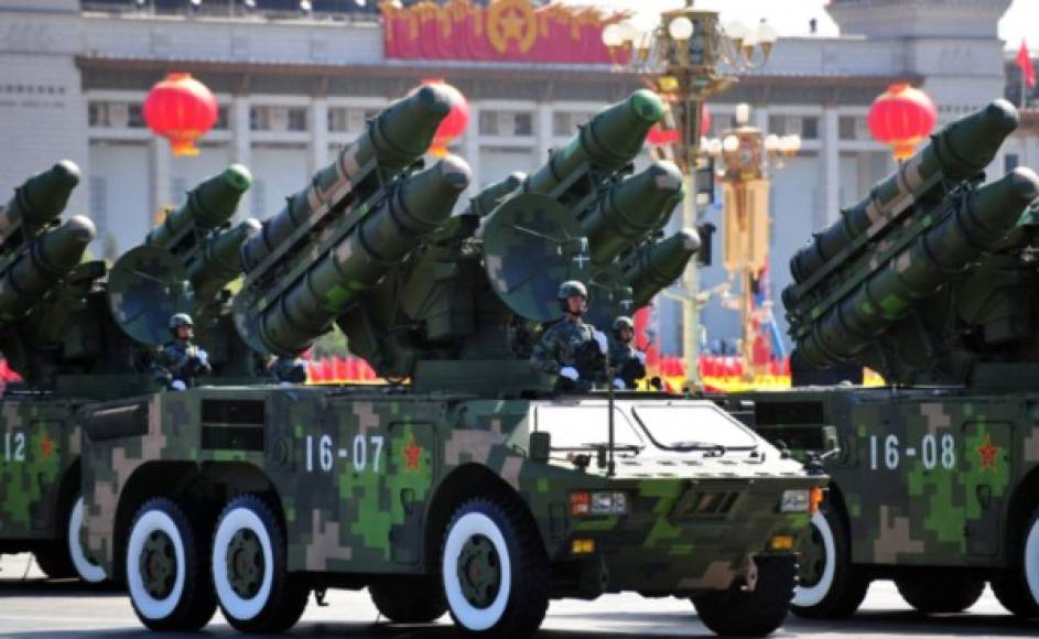 3. China tiene el Ejército más grande del mundo con más de 2,3 millones de personas en servicio activo. Cuenta con un presupuesto de defensa de 129.000 millones de dólares.