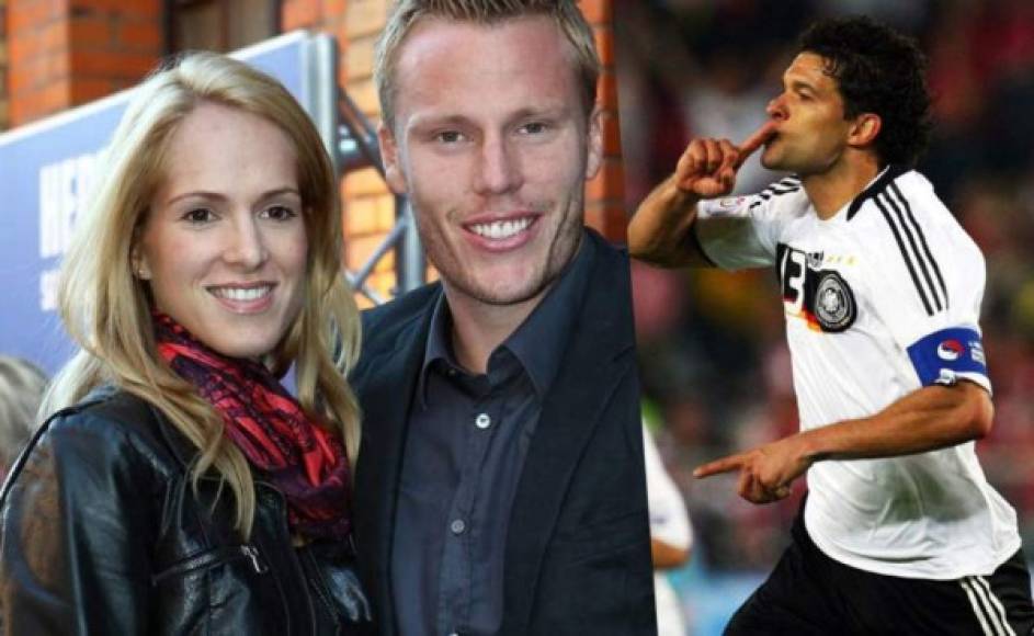 Michael Ballack y Christian Lell - Daniela Lell: El histórico centrocampista alemán que se retiró en el 2012, tuvo serios problemas con su compatriota Christian Lell mientras jugaban en el Bayern Munich. Michael tuvo un romance con la esposa de Christian, la guapa modelo Daniela Lell. Ballack casi se queda sin jugar el Mundial del 2006 por este escándalo.