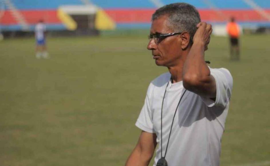 Horacio Londoño: El entrenador colombiano es otro de los fuertes candidatos para llegar al banquillo del Platense tras el adiós de Carlos Orlando Caballero.