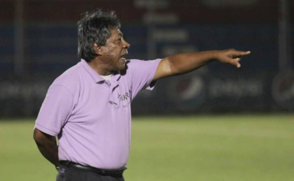 Ramón “Primitivo” Maradiaga: El entrenador comenzó a trabajar en la escuela de fútbol As Lenca a la espera de recibir una oferta de un club en la Liga Nacional de Honduras luego de su buen trabajo con el Vida.