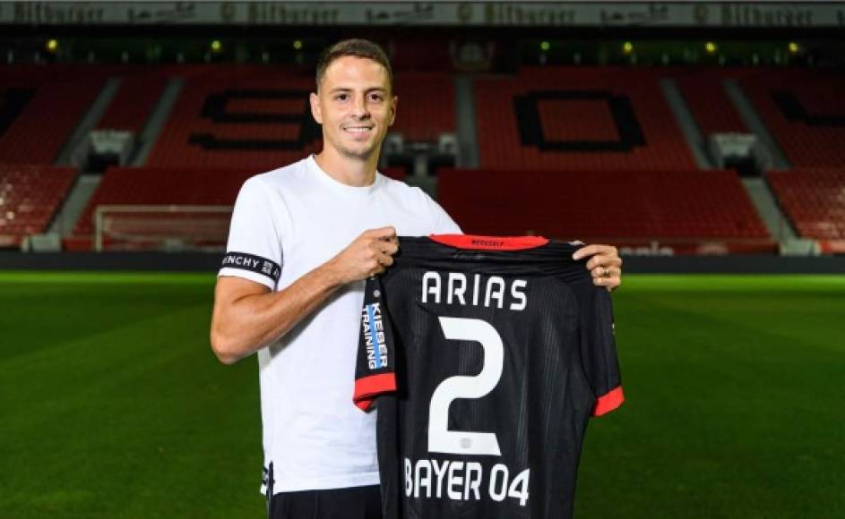 El Atlético de Madrid ha anunciado un acuerdo con el Bayer Leverkusen para la cesión del lateral colombiano Santiago Arias al conjunto alemán durante una temporada.<br/><br/>Arias, de 28 años, llegó al Atlético hace dos años procedente del PSV Eindhoven y ha disputado un total de 51 encuentros con la camiseta rojiblanca.
