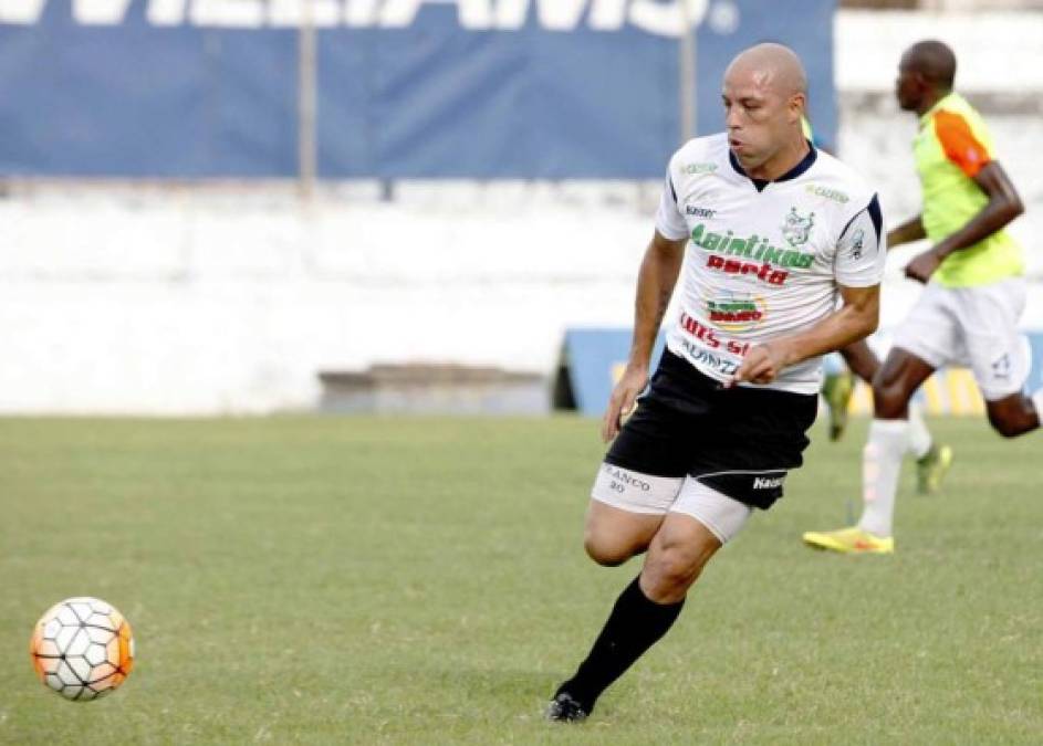 El delantero colombiano Yuberney Franco finaliza su contrato con el Platense y será evaluado al final de la temporada por el entrenador Reynaldo Clavasquín.