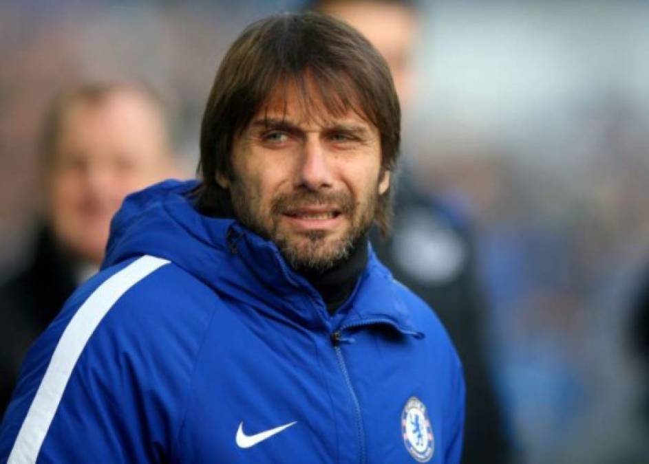 Antonio Conte: El entrenador italiano del Chelsea es uno de los candidatos para que llegue al banquillo del PSG. En el club inglés no la pasa bien.