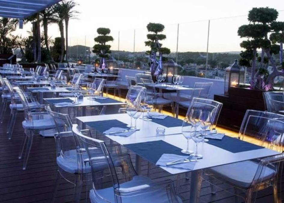 El hotel de Messi tiene bar en la azotea con vistas panorámicas.