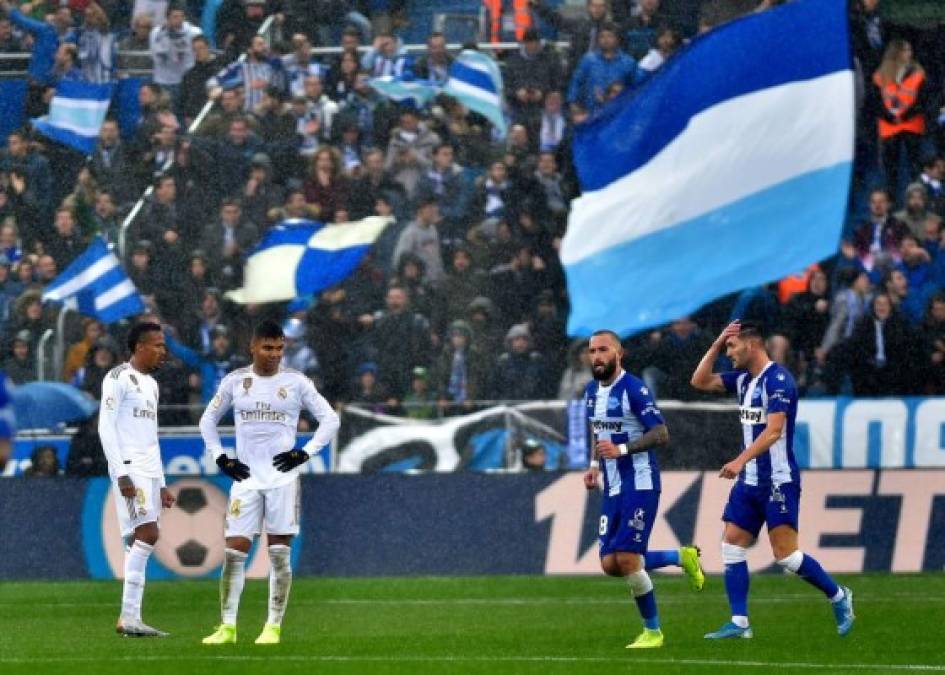 La celebración del Alavés tras el gol de Lucas Pérez.