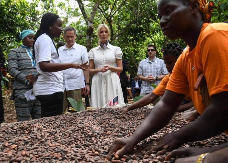 La asesora también se reunió con empresarias de la industria cafetera para tratar de las oportunidades y desafíos que afectan a las mujeres emprendedoras en esta nación.