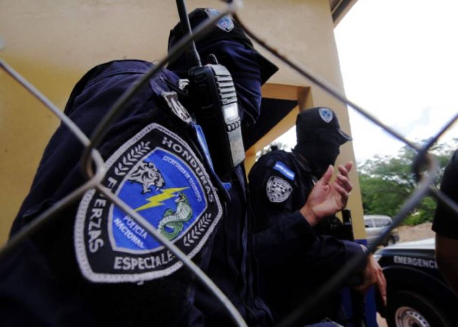 Cerca de 300 policías, integrantes del cuerpo de elite que desarrolla tareas antimotines y contra el narcotráfico, se atrincheraron en la sede del comando 'Cobras', en el este de Tegucigalpa.