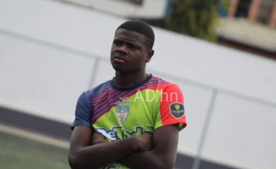 El joven defensa Roney Bernárdez, que también pertenece al Motagua, se encuentra entranando junto a Jack Jean-Baptiste en los Lobos de la UPN. El campeonato pasado descendió con el Real de Minas.