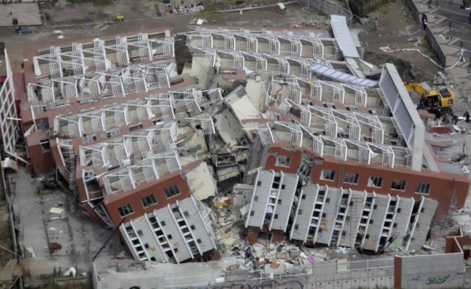 El 27 febrero 2010, un terremoto de 8,8 grados estremeció a Chile dejando 526 personas fallecidas, seguido de un tsunami que devastó las costas chilena.<br/><br/>