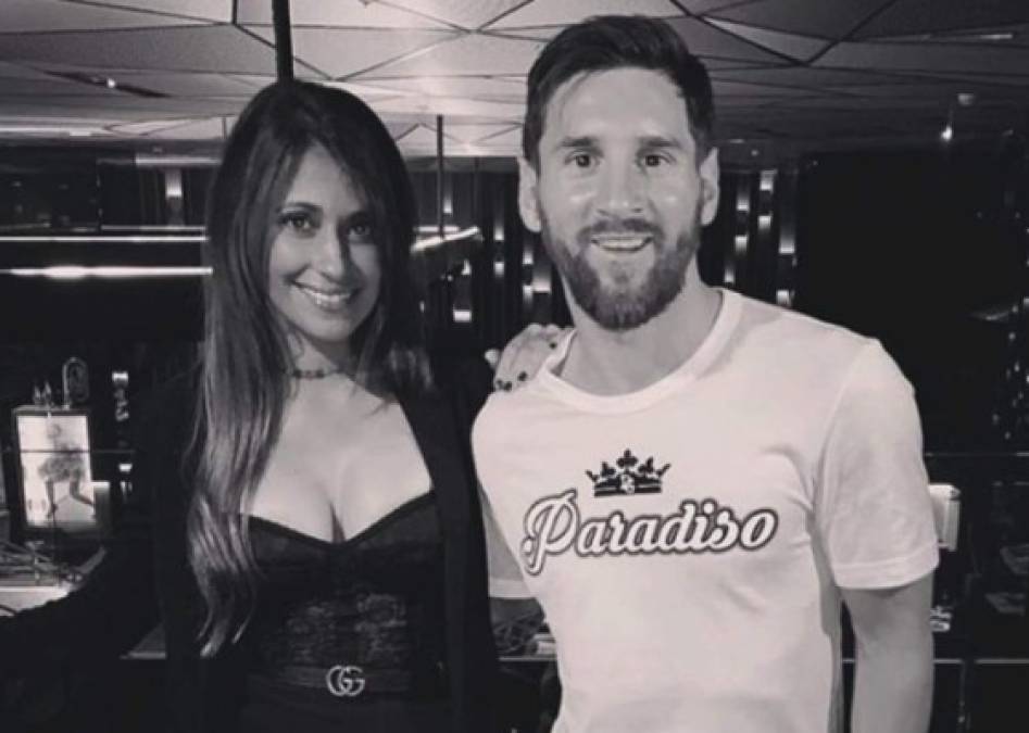 Messi compartió con su esposa Antonella enuna noche especial como lo publicó Antonella en su cuenta de Instagram, en donde dejaron a los pequeños y se divirtieron a lo grande.