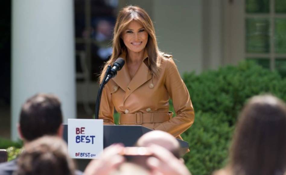 US First Lady Melania Trump announces her 'Be Best' children's initiative in the Rose Garden of the White House in Washington, DC, May 7, 2018. / AFP PHOTO / SAUL LOEB