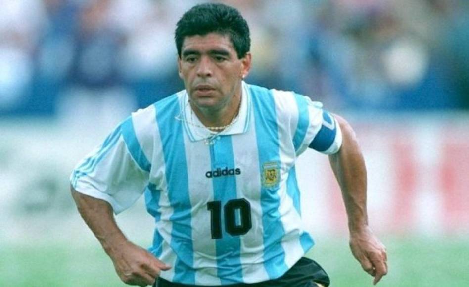 EEUU 1994, la pesadilla:<br/><br/>Después del cielo, el infierno.<br/><br/>La gloria en el Mundial de Italia'90 fue como un remate que explotó en el palo. El equipo de Bilardo y Maradona debió conformarse con la condición de subcampeones.<br/><br/>Y reforzada, con nuevos aires y paso de campeón llegó en 1994 al de Estados Unidos.<br/><br/>Pero tras otra destacada función de Maradona un examen antidopaje lo dejó en evidencia. Fue suspendido y sin él, sin recuperarse del golpe, la Albiceleste se despidió en los octavos de final al perder ante Rumanía por 3-2.<br/>